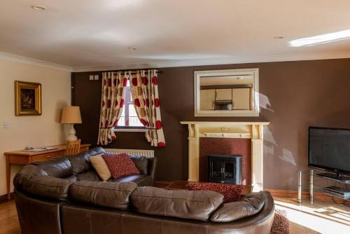 Storwood Villa | Clover 10 Lodge - Yellowtop Country Park - Hot Tub - Yorkshire