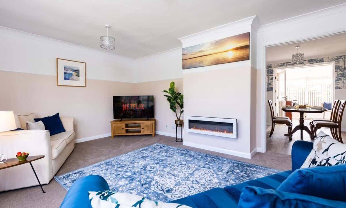 Scalby House | Coastal Village Hideaway | Village Retreat | Sleeps 4
