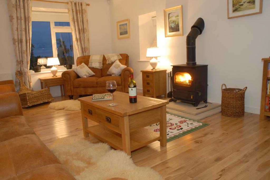Enniskillen House | Coolbeg Farmhouse