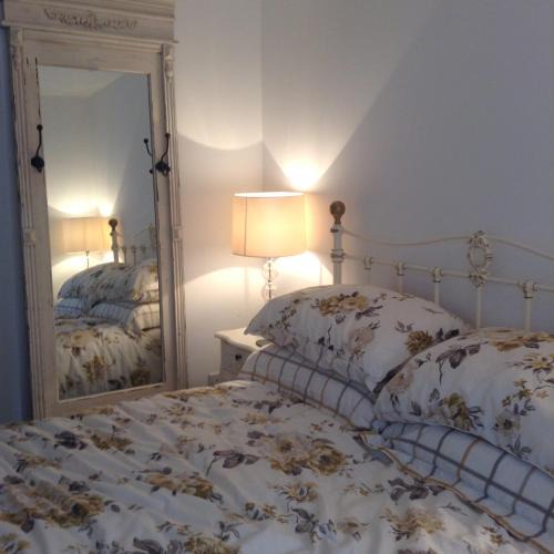 Vale of Glamorgan House | Cosy Coastal Lodge Walk to Beach Free Parking