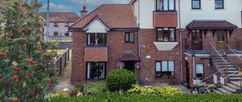 Douglas House | Cosy Ensuite 15 mins from Cork Airport