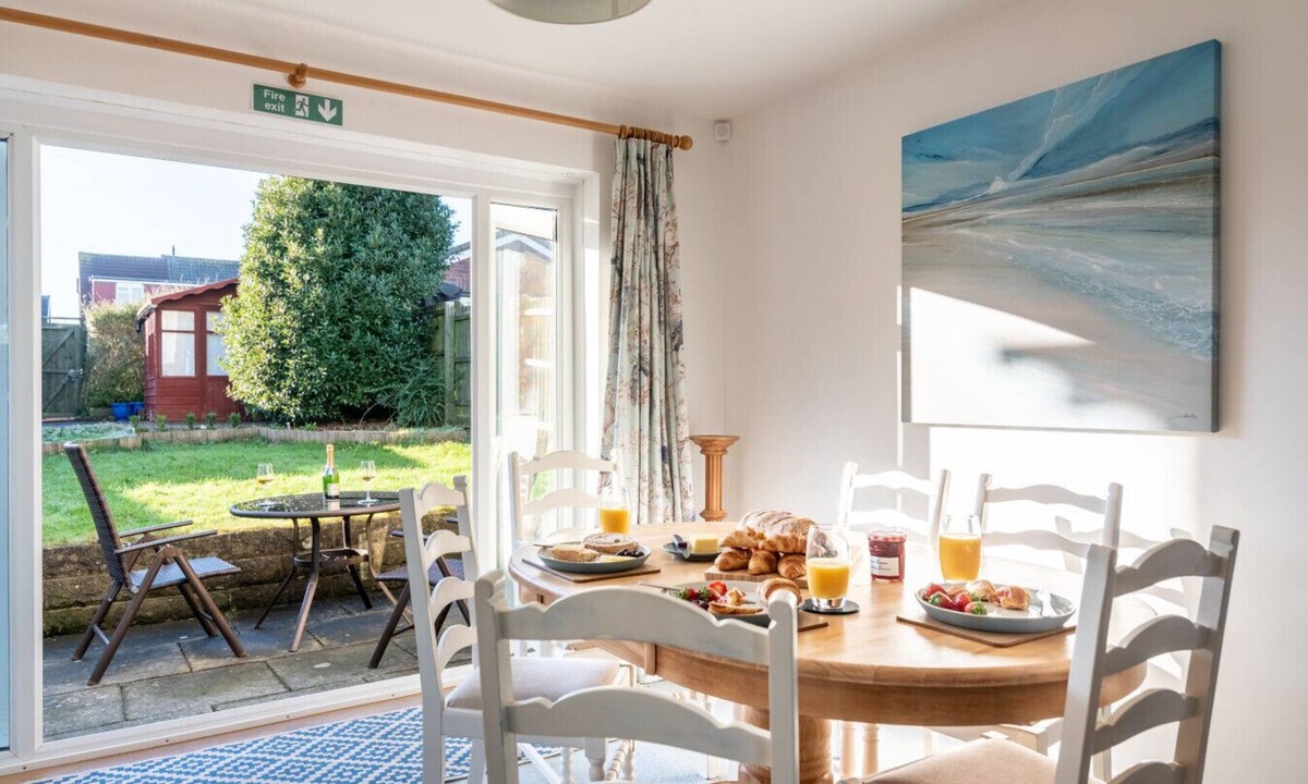 Penarth House | Cosy home with easy access to Cardiff city centre