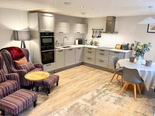 Staunton House | Cottage - Sleeps 2 - Garden