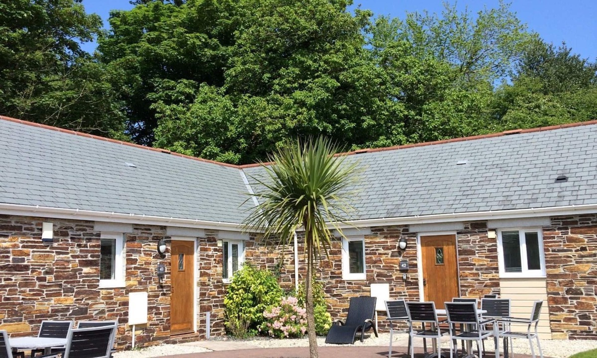 St Austell Cottage | Courtyard Cottage 42 - a trewhiddle that sleeps 4 guests in 2 bedrooms