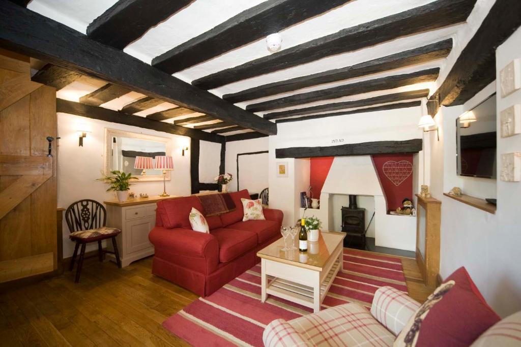 Warwick Apartment | Daisy Cottage
