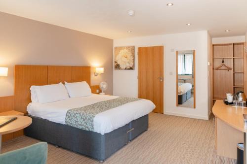 Aylburton Hotel | Deangate Motel