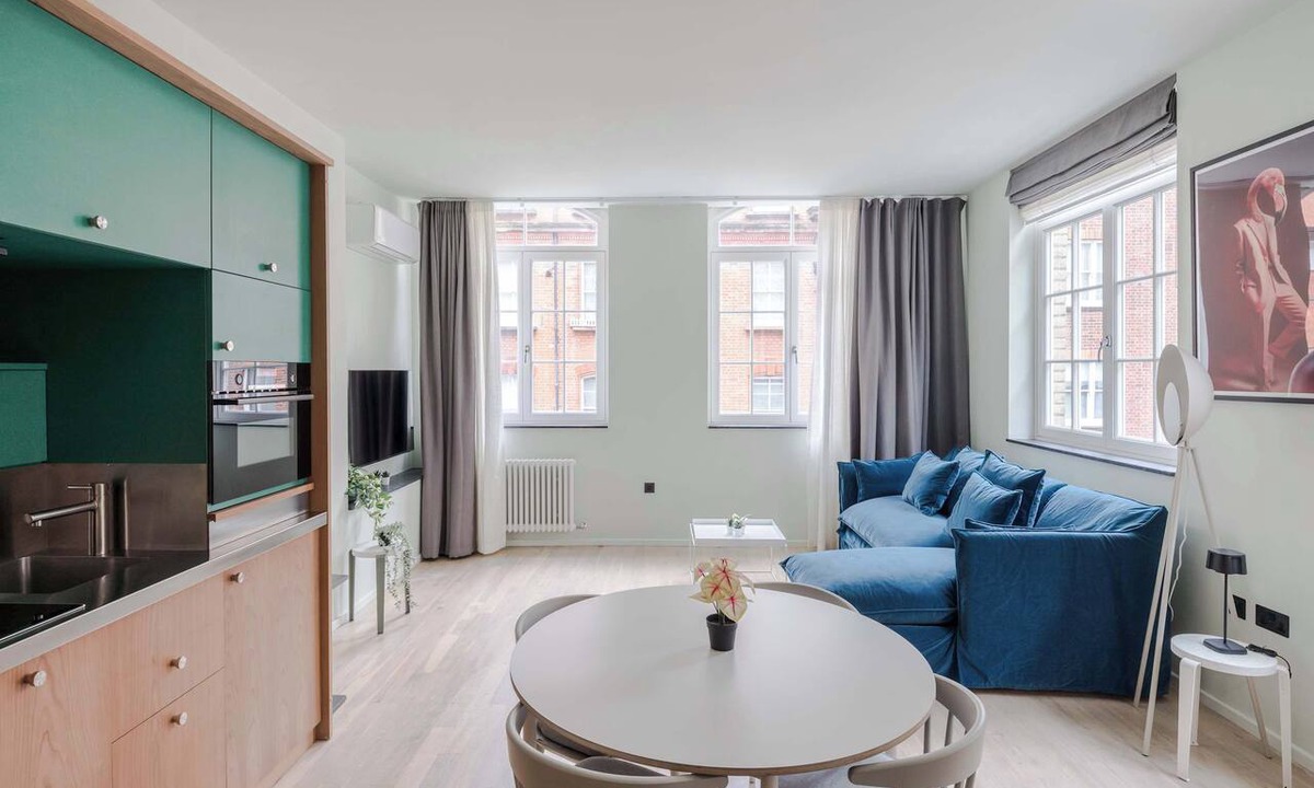 Soho Apartment | Designer 1BR Soho Apt | AC | Heart of West End