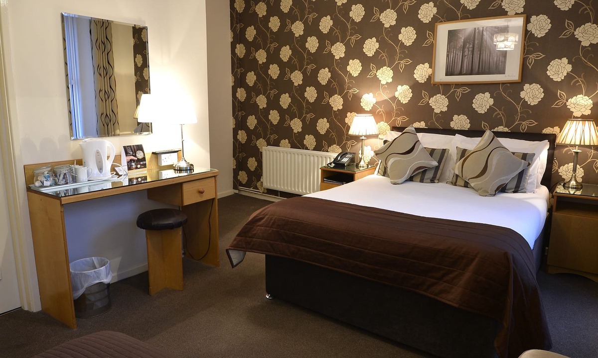 Carrickfergus Hotel | Dobbins Inn