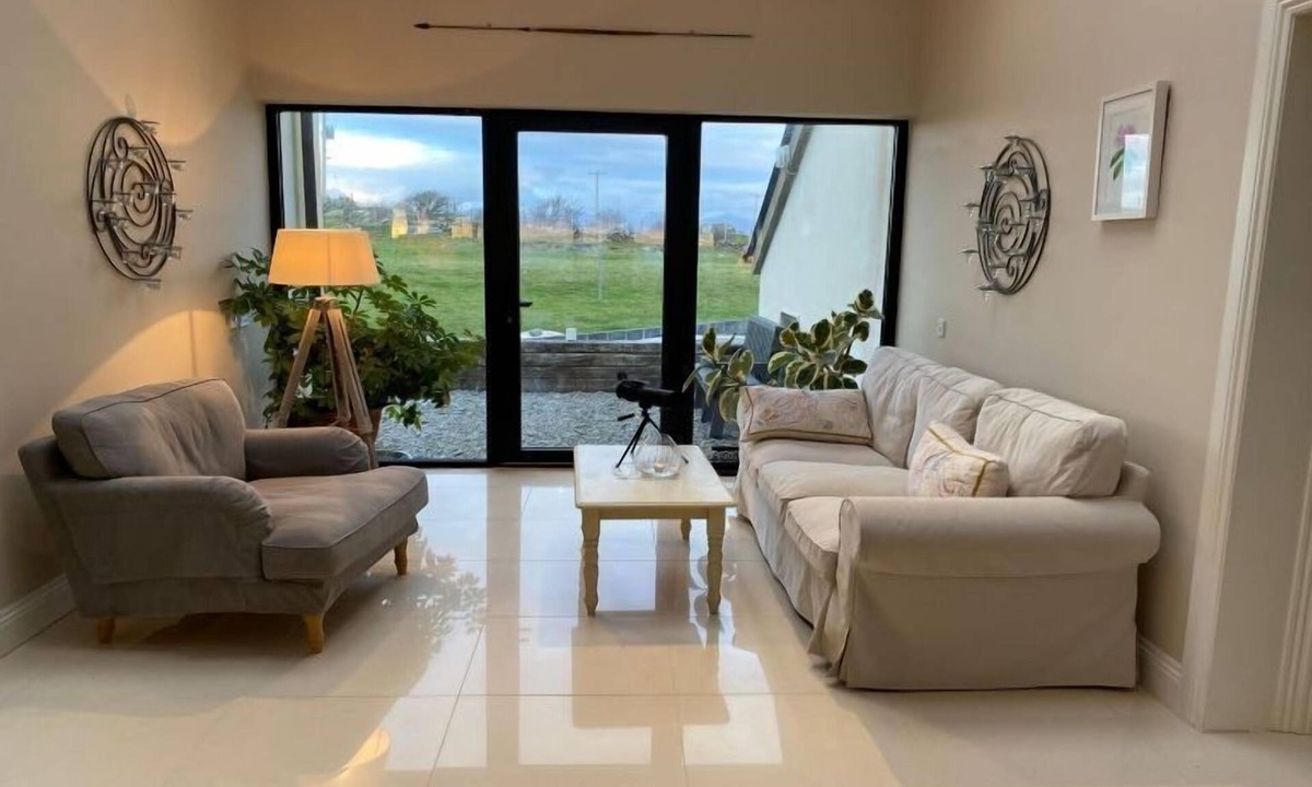 Ballyconneely House | Doleen House - sleeps 15 guests in 6 bedrooms