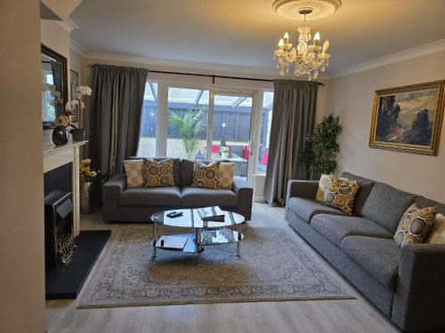 Castleknock House | Dreams and Homes in Dublin- Entire home