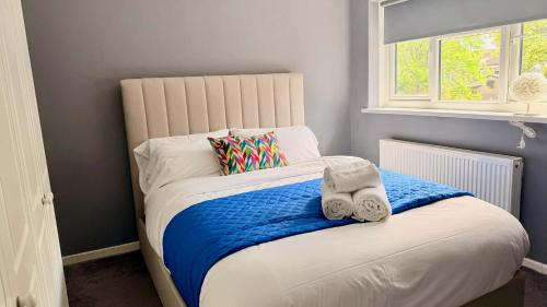 Duxford House | Duxford Spacious 4BR Home near IWM Duxford Aviation