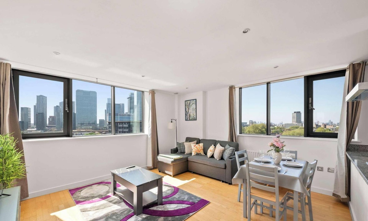Poplar Apartment | East India Dock Road, London