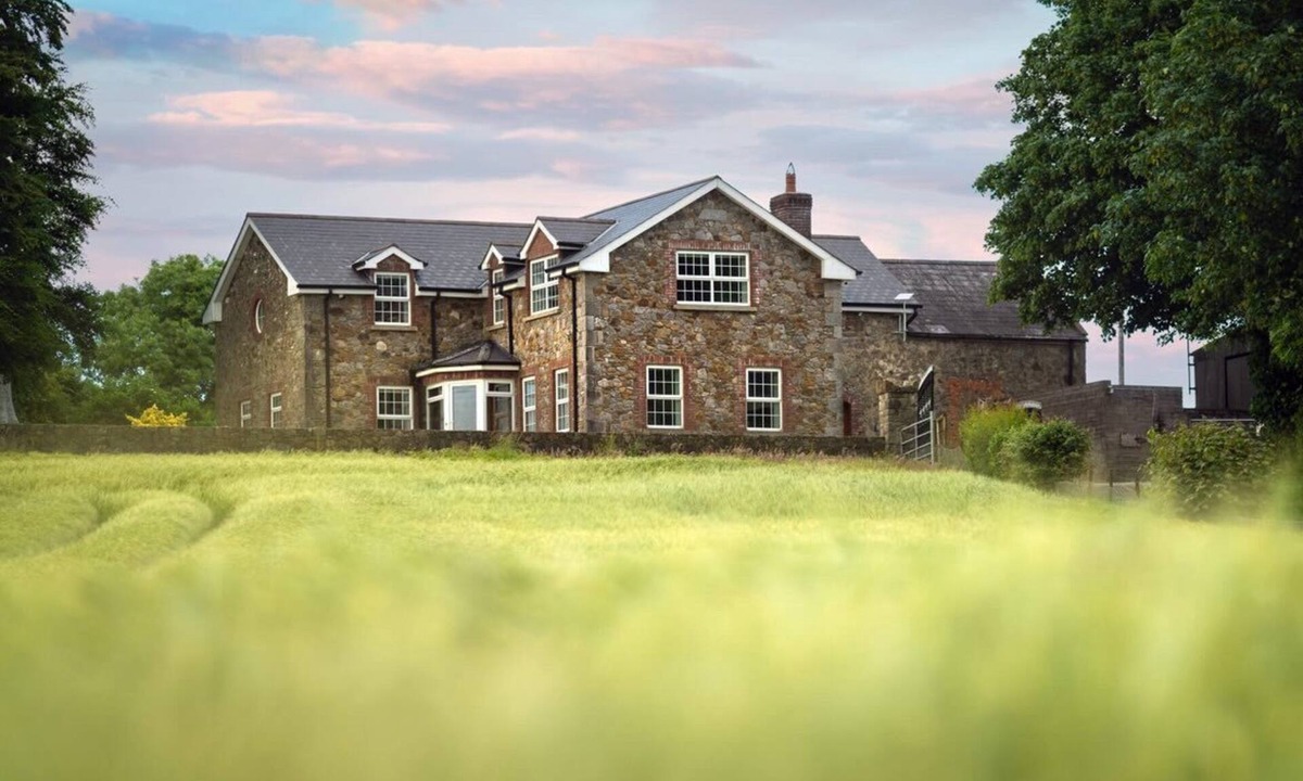 Donore House | Entire home,Meath Ireland 10guests 5 Bedrooms 2.5 baths 30 min Dublin Airport