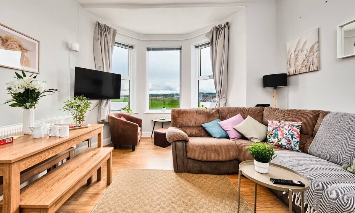 Portrush Apartment | Family Seaside Apt with Bunk Room