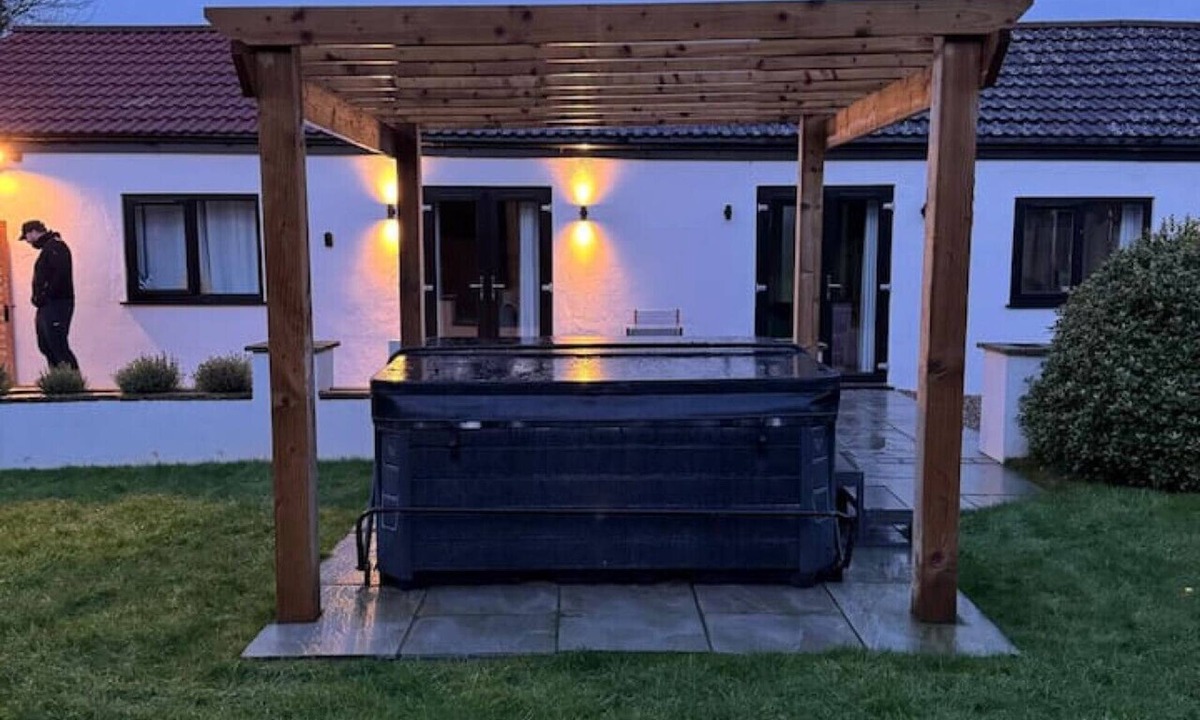 Potter Brompton House | Fieldside Cottage - Scarborough