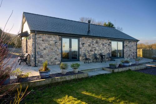 Llanllyfni House | Finest Retreats - Hedd Wen Cottage