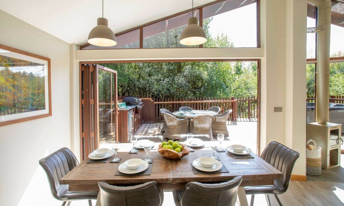Merthyr Tydfil Cabin | Garwnant White Willow Premium, Cwmtaf
