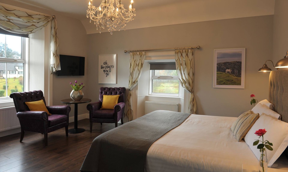 Donegal House | Gateway Lodge Donegal