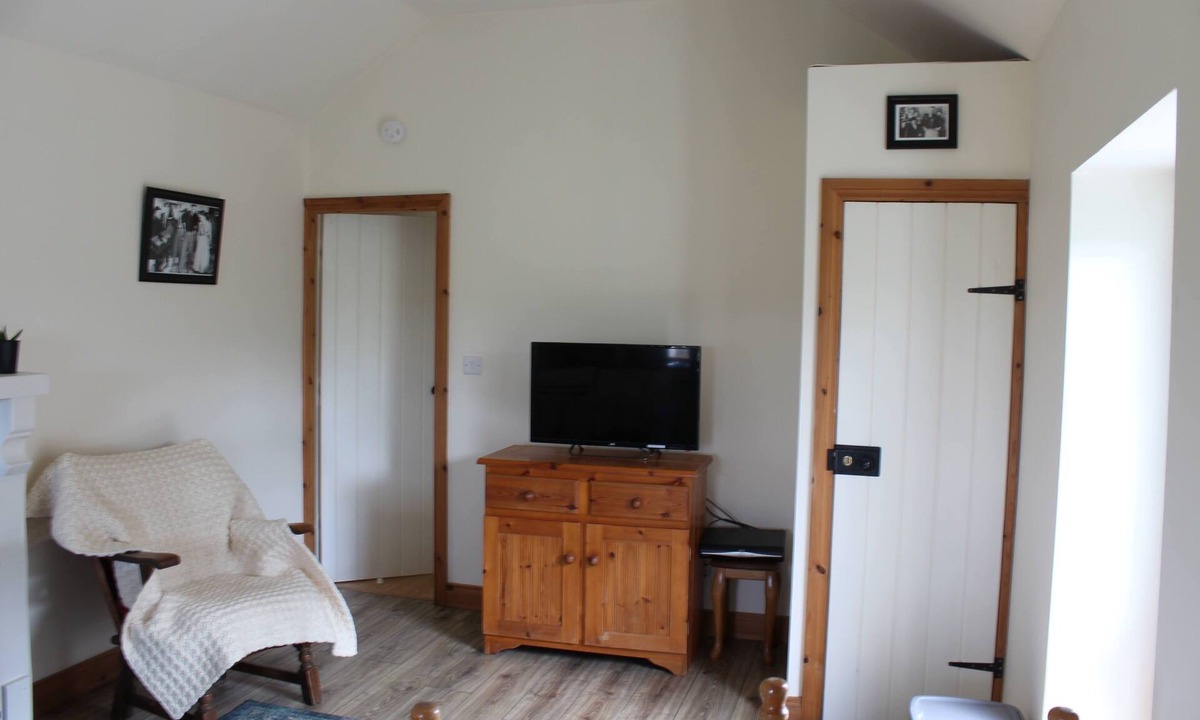 Inishmacatreer Cottage | Greenacres Mews ,Lovely quaint Cottage Ideal base for Touring Connemara
