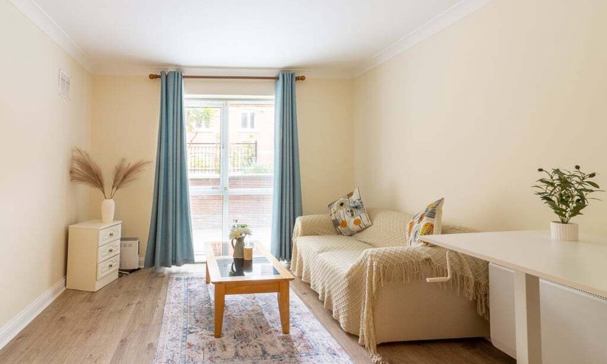 Glasnevin Apartment | GuestReady - Parkside Retreat with City Charm