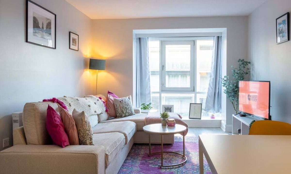 City Centre Dublin Apartment | GuestReady - Stylish Living in Central Dublin