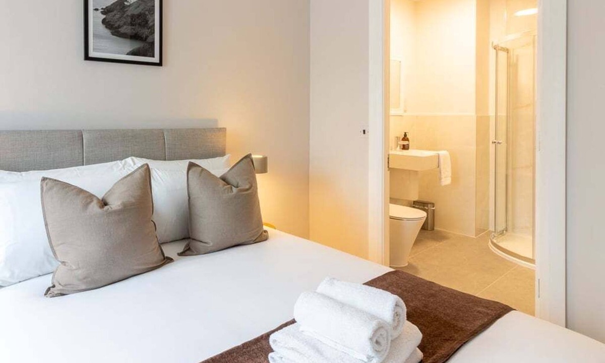 City Centre Dublin Apartment | GuestReady - The Luxe Room at Fownes Street - R11