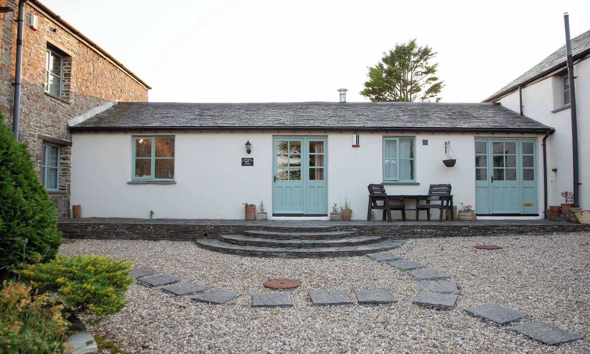 Bude Cottage | Honeysuckle Cottage - UKC4692