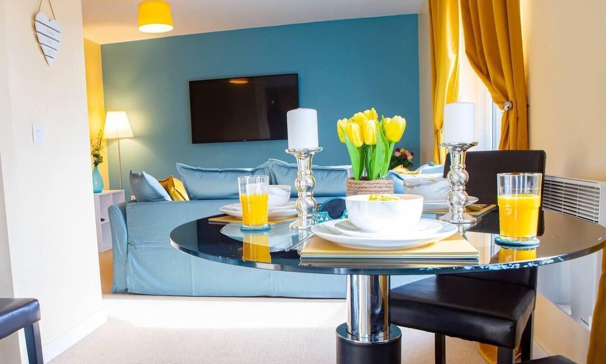 Wolverhampton Apartment | Inviting 2-Bed Apartment in Wolverhampton