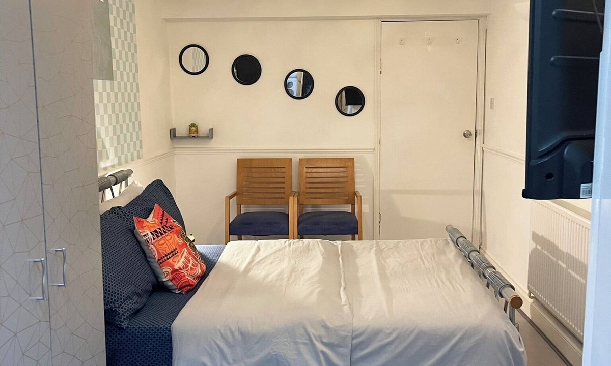 Havering Park Apartment | King Studio