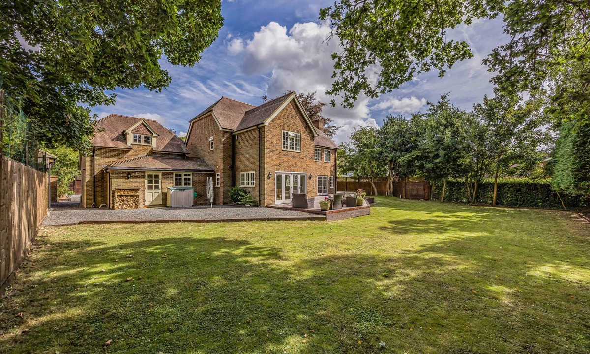 Chichester Cottage | Kingley - Chichester - sleeps 10 guests in 4 bedrooms