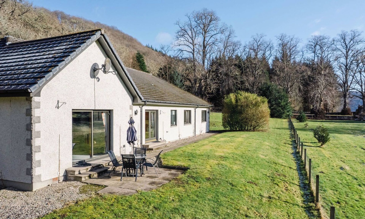 Invermoriston House | Kirkfield House by Interhome