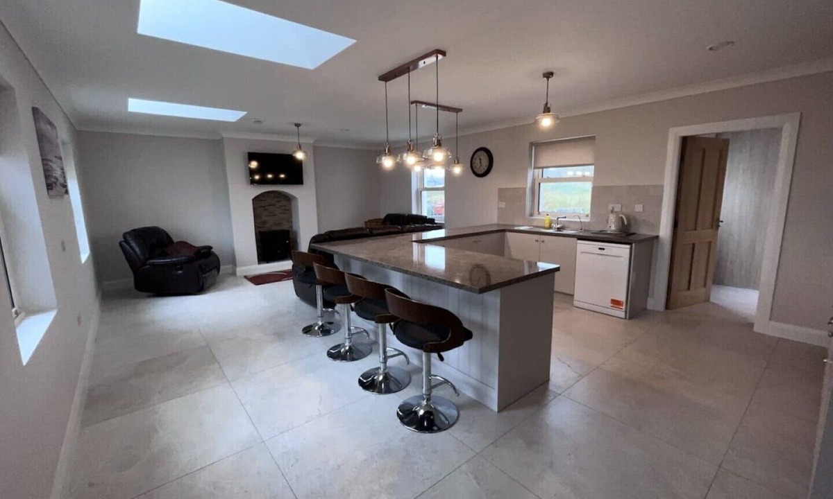 County Galway House | Large Modern Cottage, near the Medieval town of Athenry, Co Galway