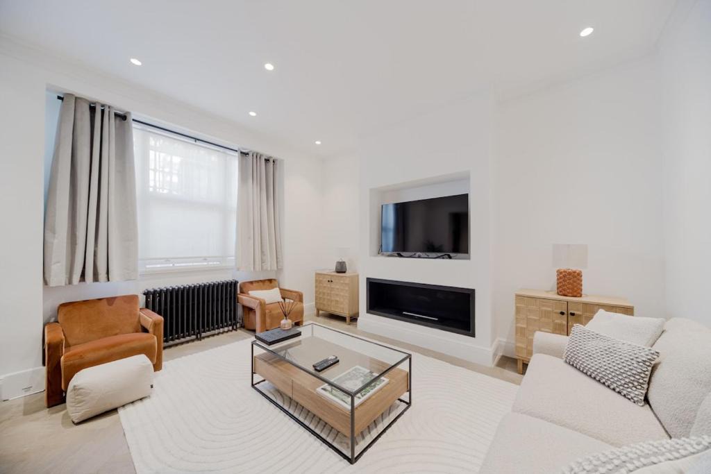 Queen's Gate Apartment | Lovely 2 Bedroom Flat in the Heart of Kensington