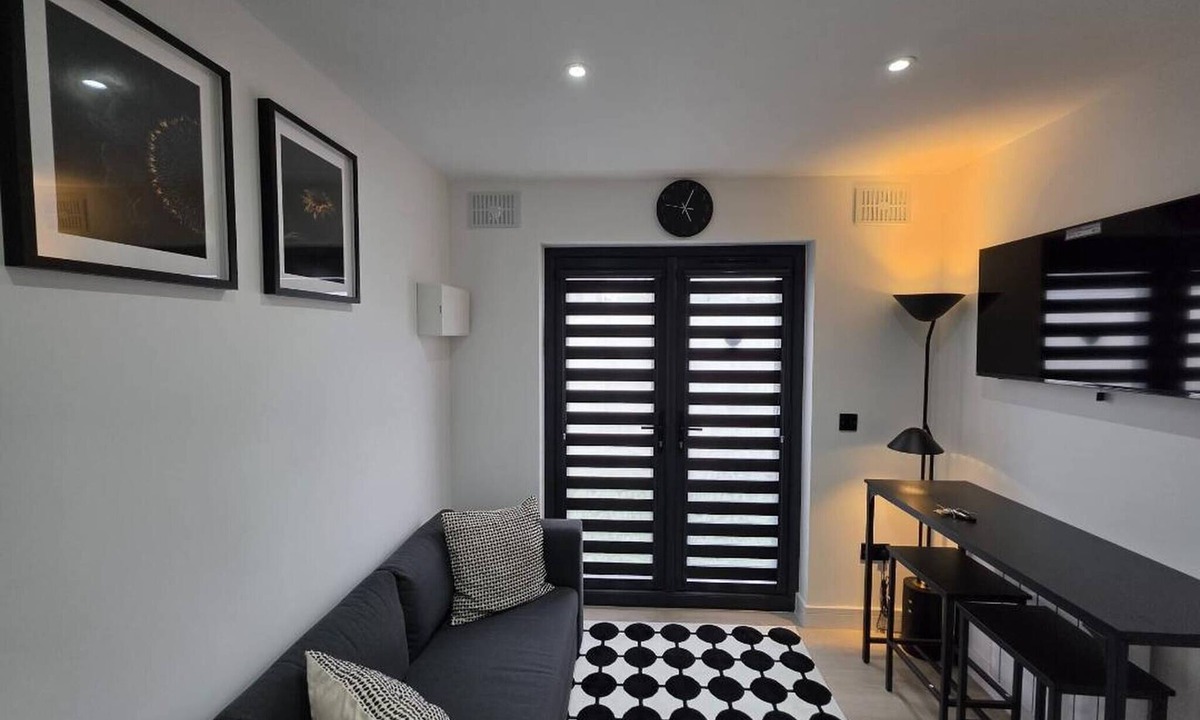 Dublin House | Luaz - View Lodge