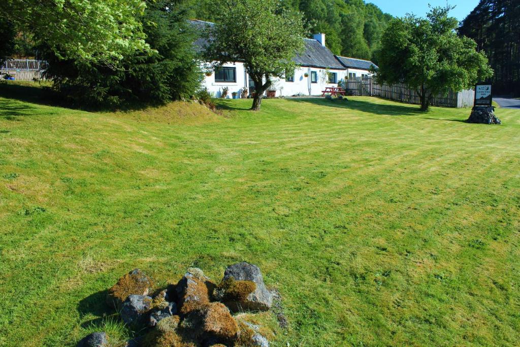 Aberchalder Bed & Breakfast | Lundie View B & B