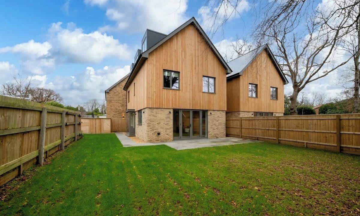 New Forest District House | Luxury Escape Forest-to-Coast | 5BR Family Retreat