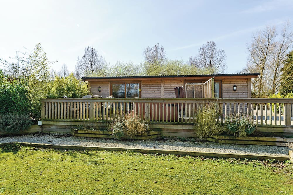 Pickering Ski Chalet | Luxury lodge with one double and one twin.