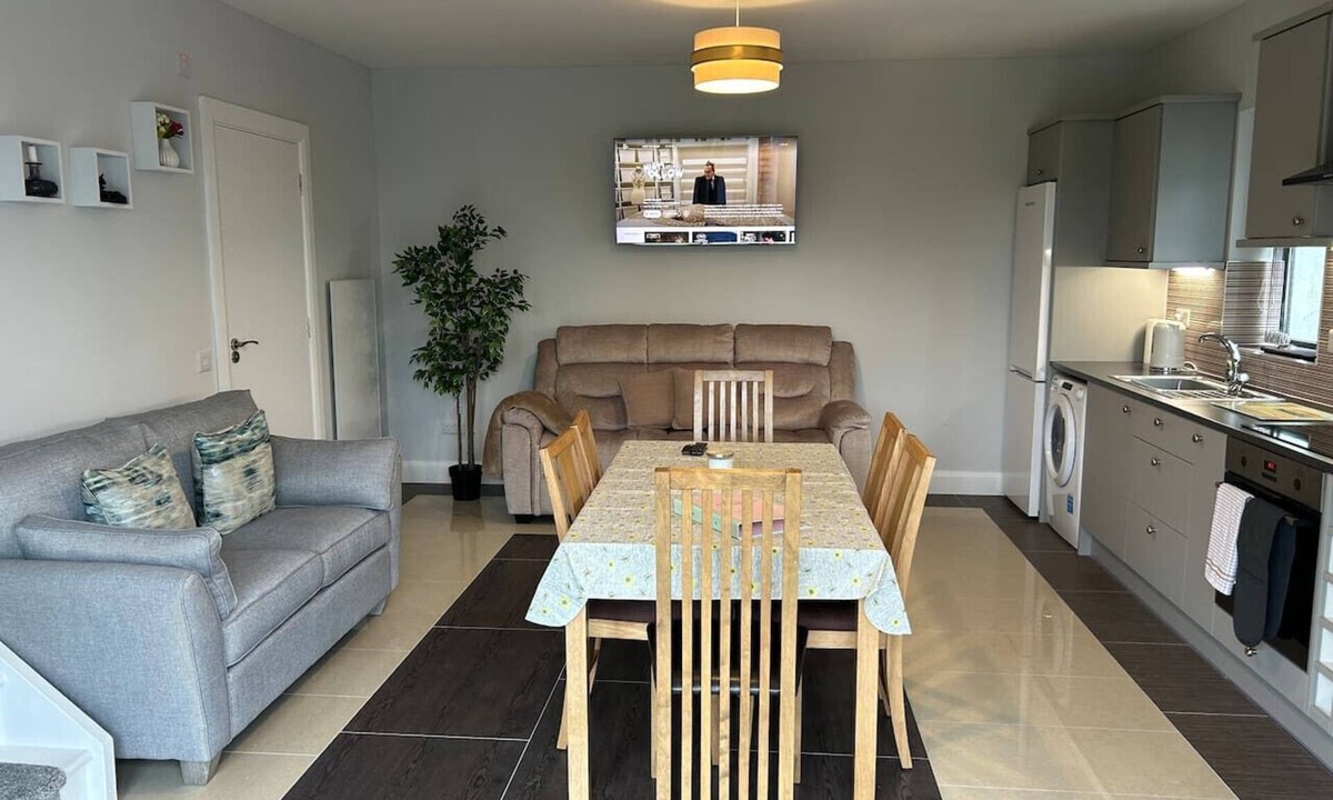 Ballinderreen House | Luxury Wild Atlantic Way Chalet!