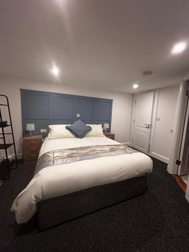 Lavy Beg Bed & Breakfast | Maloney's The Square Bed & Breakfast