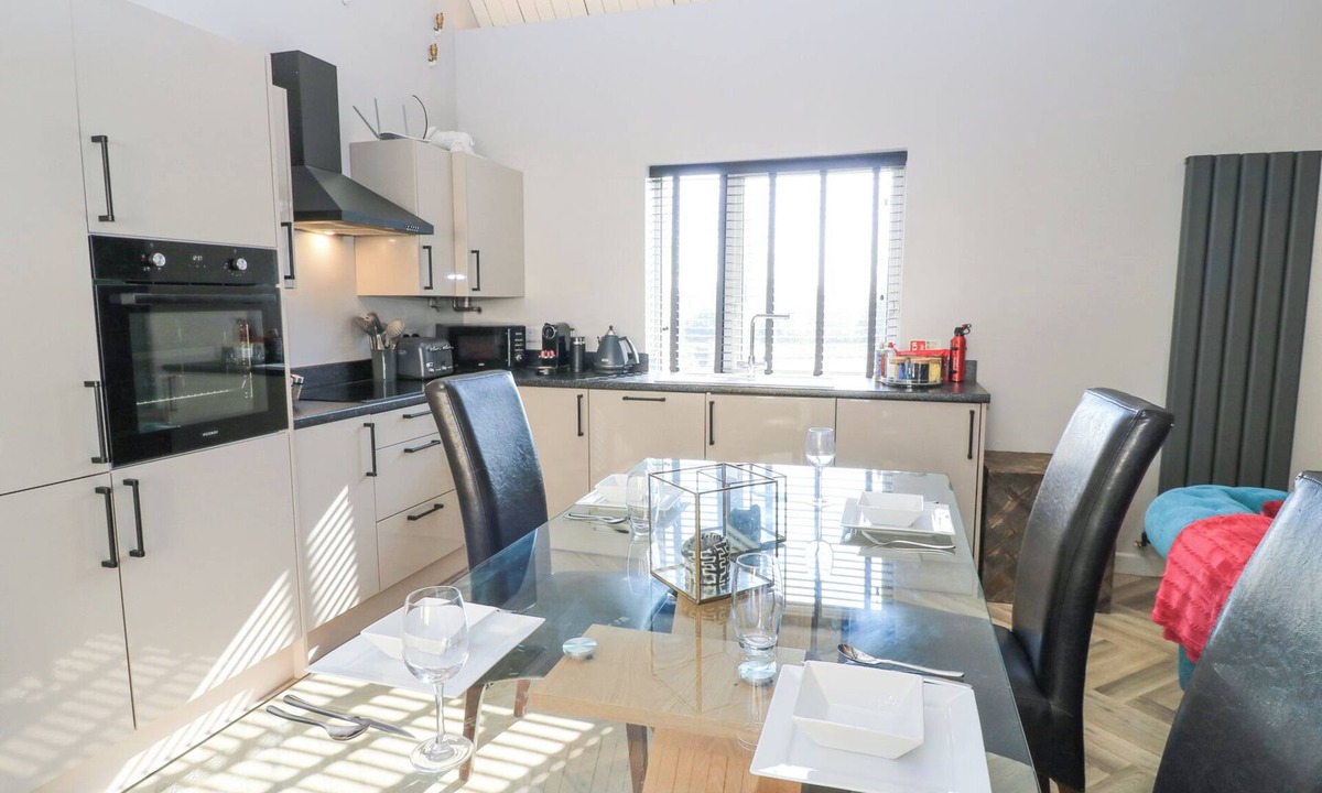 Crudwell Cottage | Mayfield Cottage