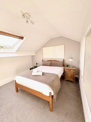 West Hampstead Apartment | Minutes to the West End, but feels like a village