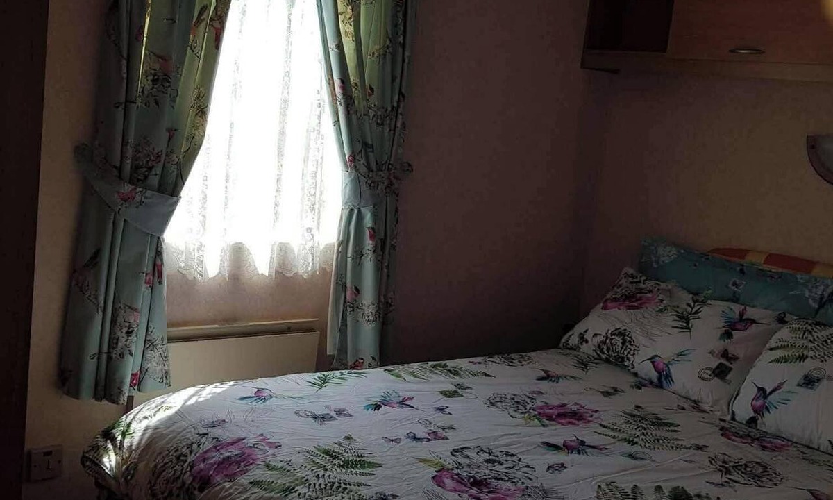 Gortahork Cabin | Mobile Homes Magheroarty Sleeps 5/6 with Garden