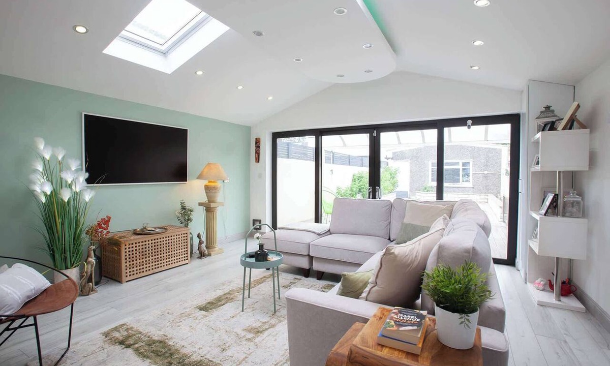Dublin Apartment | Modern 3BDR Home w Garden