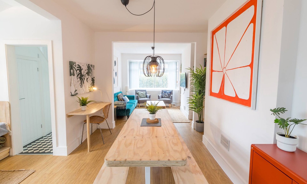 Newport House | Modern Haven, Sleeps 5, Free Parking, Central.