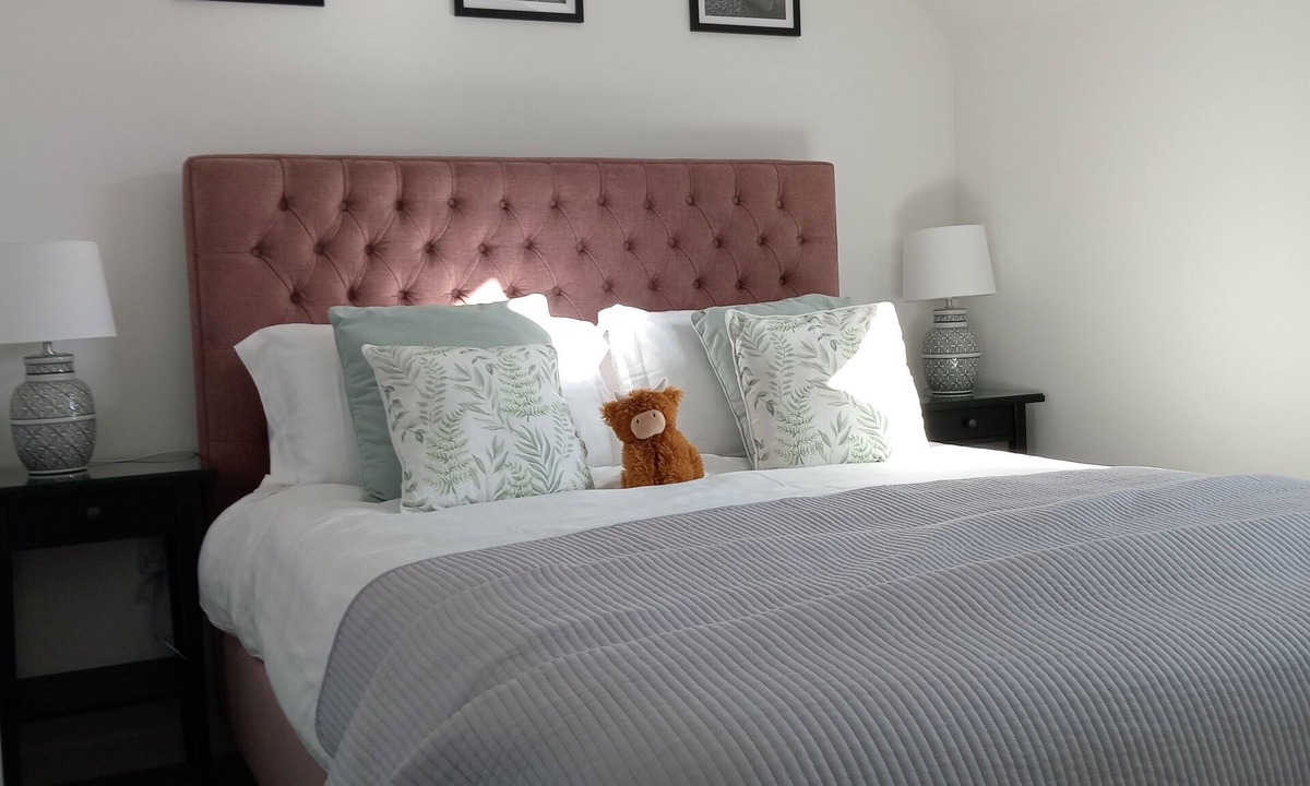 Balloch House | Modern Home in Croy, peaceful village located 15 minutes from Inverness.