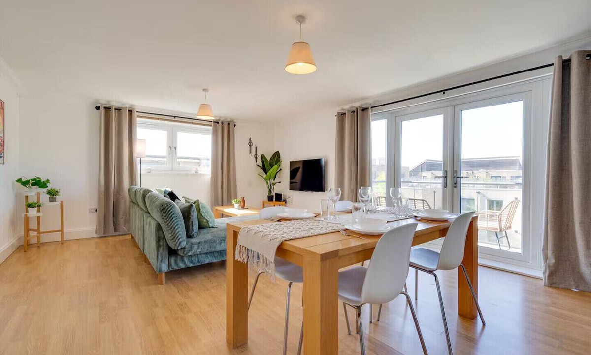 Cambridge Apartment | Modern Riverside Flat in City Centre, Free Parking - Pass the Keys