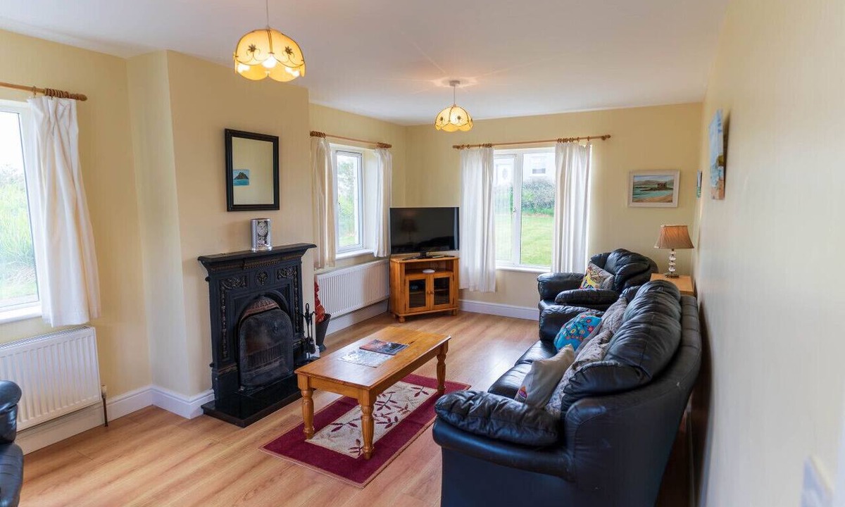 Ballinskelligs House | Montbretia - Ballinskelligs