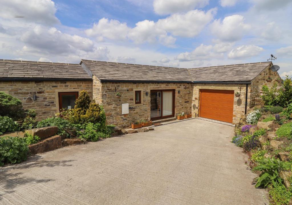 Barkisland House | Moorbottom Stables