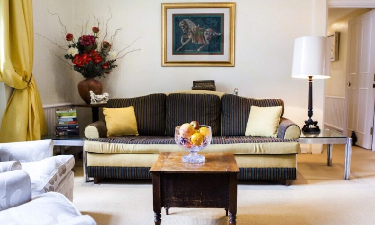 Knightsbridge Apartment | MORNING CHECK-IN IS GIVEN WHEN POSSIBLE -3BEDROOMS/2BATHS KNIGHTSBRIDGE