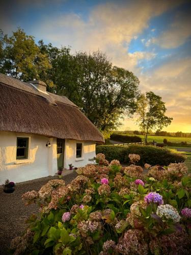 Annesgrove House | Murphys Thatched Cottage